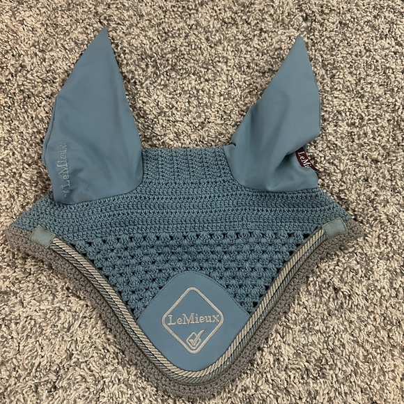 LeMieux ice blue Saddle Pad and Ear Bonnet - Picture 4 of 5